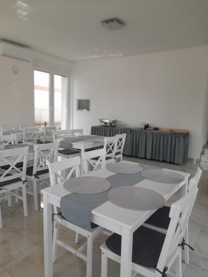Bed and Breakfast Orion Panzio Hajdúszoboszló Exterior foto